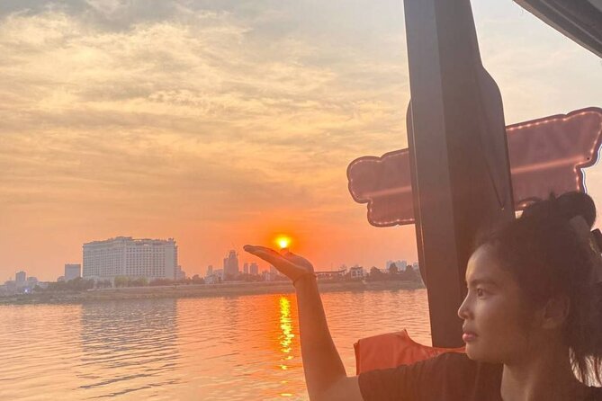 Phnom Penh: Sunset Cruise-Free Beers-Sodas-BBQ Buffet-fruit plate - Phnom Penh from Koh Pich Island