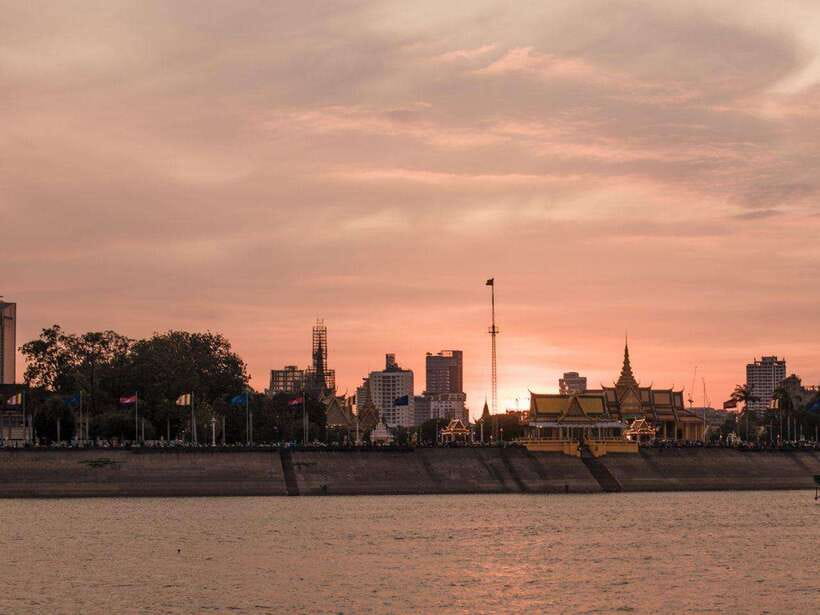Phnom Penh: Sunset Cruise on Kanika Boat - Finding Kanika Boat beside Himawari Hotel