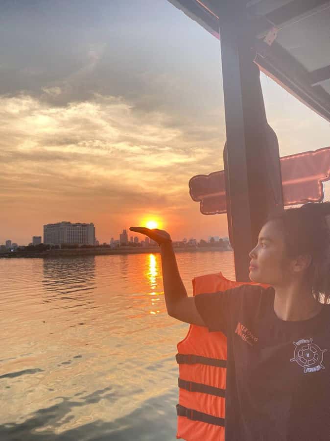 Phnom Penh: Sunset Cruise with Unlimited Beers & BBQ Buffet - Music, seating, and the overall mood
