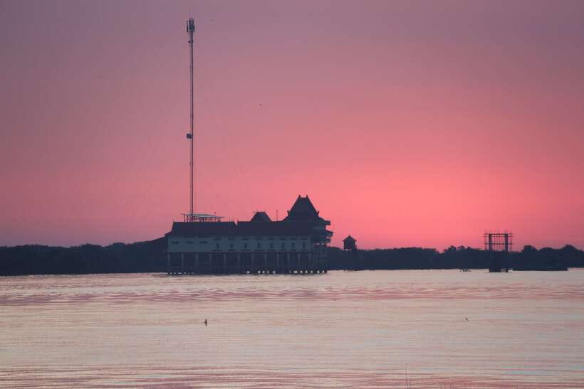 Phnom Penh to Siem Reap cruise/land tour (one way) - Switching from river travel to an SUV