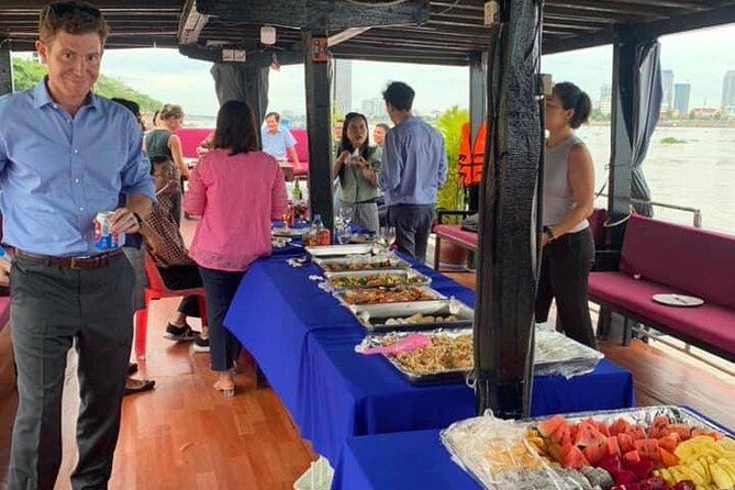 Phnom Penh to Siem Reap Cruise/road tour or Siem Reap/Phnom Penh - Starting at 7:30 in the morning