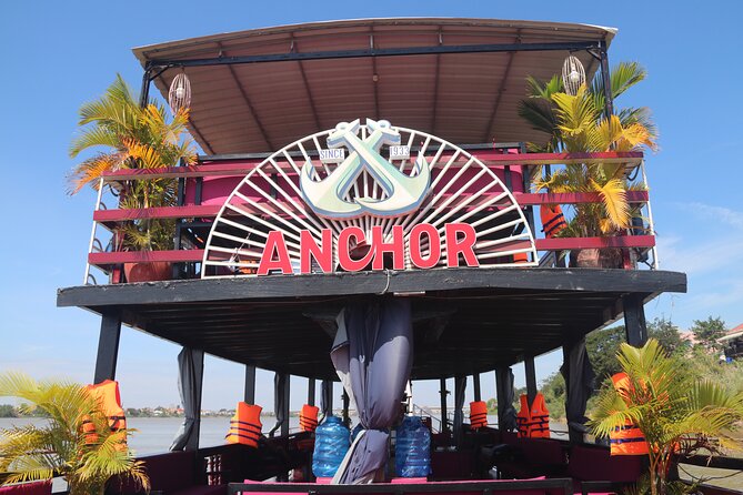 Phnom Penh to Siem Reap Cruise/road tour or Siem Reap/Phnom Penh - Boat comfort, boarding, and group size