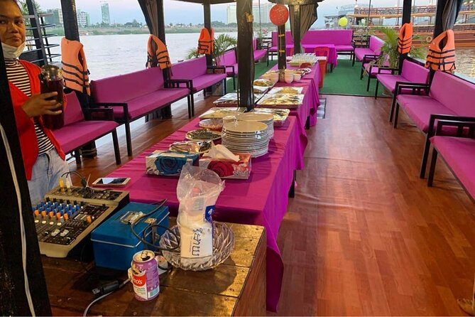 Phnom Penh to Siem Reap Cruise/road tour or Siem Reap/Phnom Penh - Cruising the Mekong and Tonle Sap