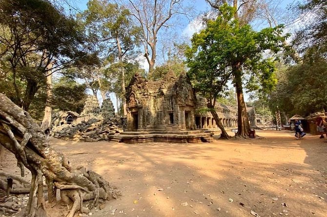 Preah Khan, Ta Prohm, Bayon Off Beaten Track - Bayon: stone faces at the heart of Angkor Thom