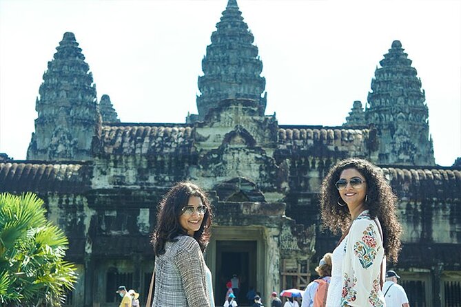 Private Angkor Sunrise Bayon Ta Prohm Bonteay Srie Vip Tour - A short stop at Angkor Thom’s South Gate