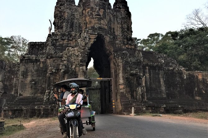 Private Angkor Sunrise Bayon Ta Prohm Bonteay Srie Vip Tour - The unclear Banteay Srei reference