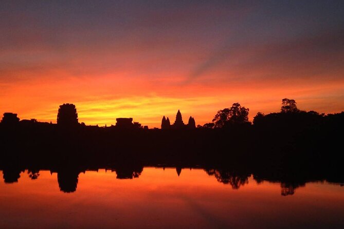 Private Angkor Wat Day Tour - Best of Angkor - Bayon and Angkor Thom, two hours of stone faces and royal scale