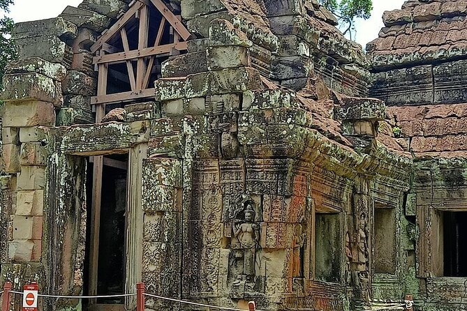 Private Angkor Wat Guided Sunset Tour - Bayon turns stone faces into a history lesson