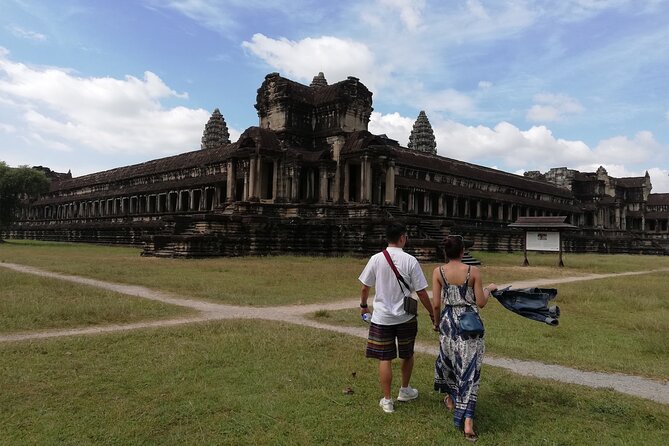 Private Angkor Wat Temple Tour - Angkor Thom and the South Gate procession