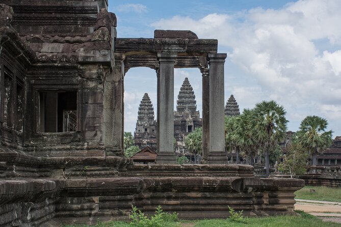 Private Angkor Wat Temple Tour - Bayon Temple and its famous smiling faces