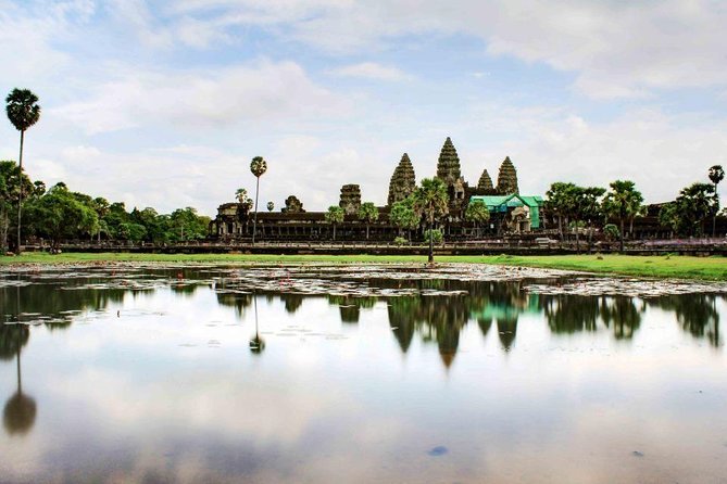 Private Angkor Wat Temple Tour - Angkor Wat: three levels and five great towers