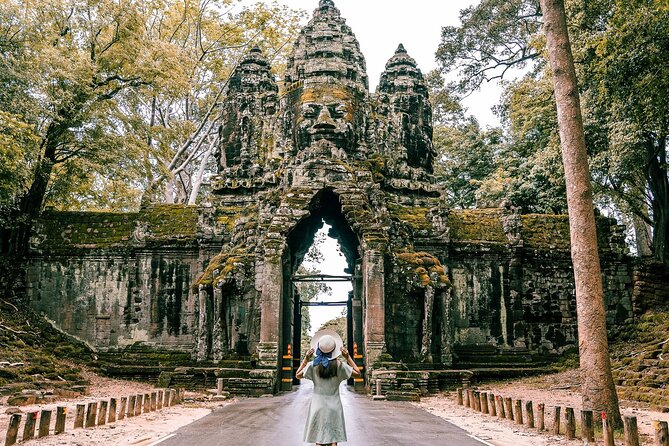 Private Angkor Wat Tour & Angkor Park/Heritage With Local Guide - Walking through Angkor Thom