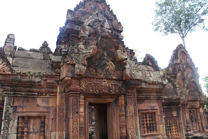 Private Banteay Srei and 4 Temples Guided Tour - Why Banteay Srei deserves the long ride