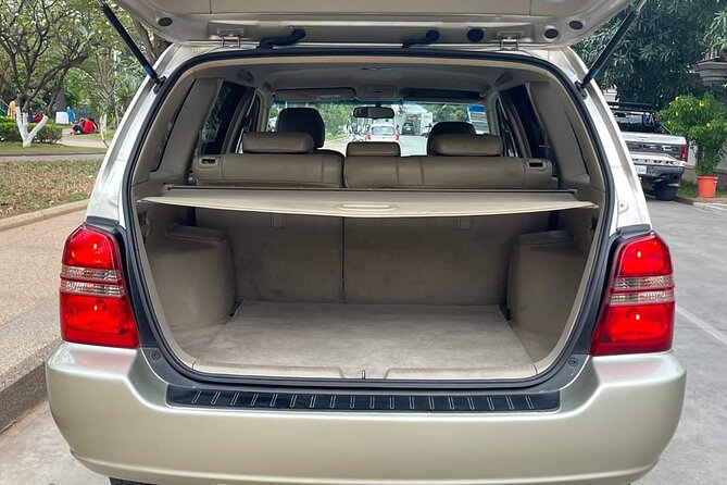 Private Car services from Siem Reap to Phnom Penh - Choosing between a sedan and a minivan