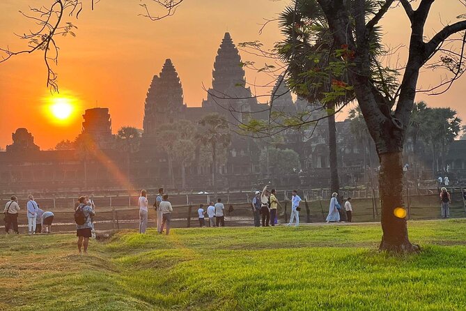 Private guided Full -day Angkor tour with sun set - Phnom Bakheng closes the day with a sunset view
