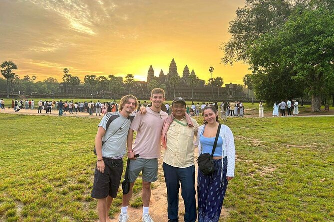 Private guided Full -day Angkor tour with sun set - Angkor Wat: start with the empire’s great statement