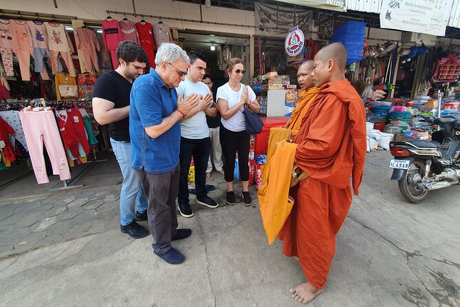 Private Guided Tour of Siem Reap Highlights & Hidden Gems - Wat Preah Prom Rath and the city’s living religious tradition
