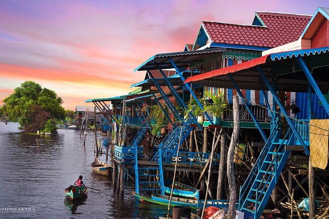 Private Kompong Phluk Floating Village Guided Tour - The first stop before the boat