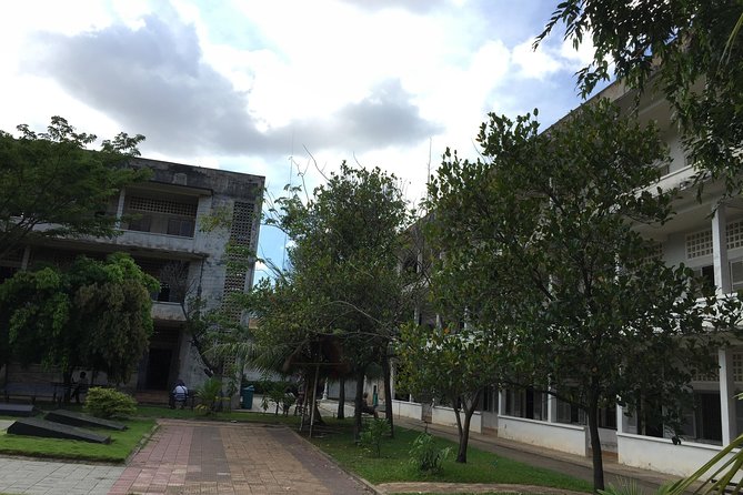 Private One Day Trip in Phnom Penh Capital City - Independence Monument and modern national memory