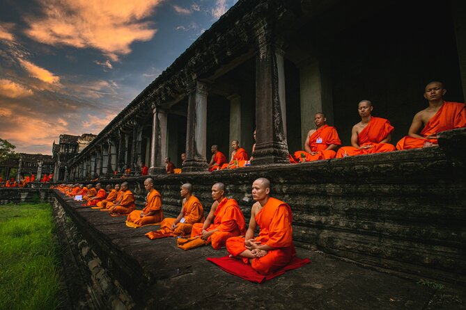 Private Sunrise & Angkor Complex by English Speaking Van Driver - Six to seven hours means you need to set priorities