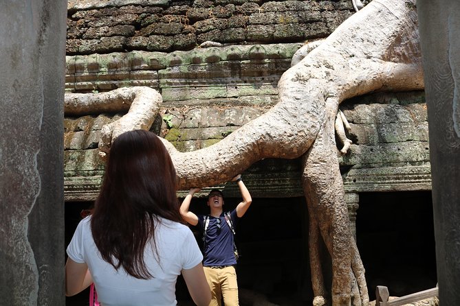 Private Temples and Lake Explorer - Pre Rup closes day one with a sunset