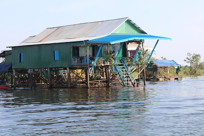 Private Temples and Lake Explorer - The guide and vehicle shape the experience