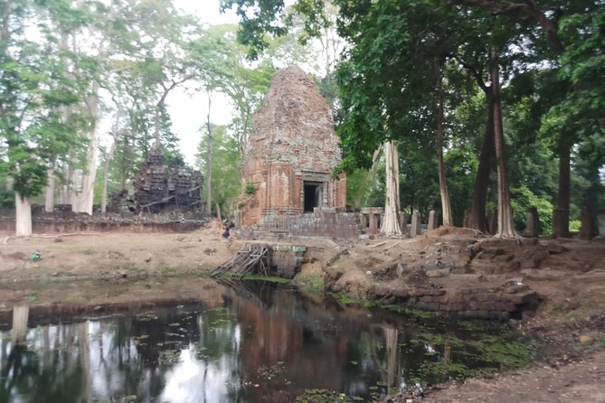 Private Tour to Beng Mealea Jungle Temple and Koh Ker - Beng Mealea: stone, roots, and a less polished temple