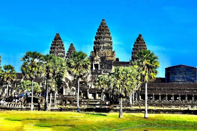 Private Tours Angkor Wat For 2 Days - Day two: sunrise at Angkor Wat