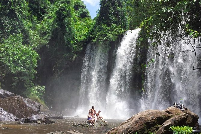 Private Vehicle - Kulen Waterfall and 1000 Lingas - Food, Breaks, and the Shape of the Day