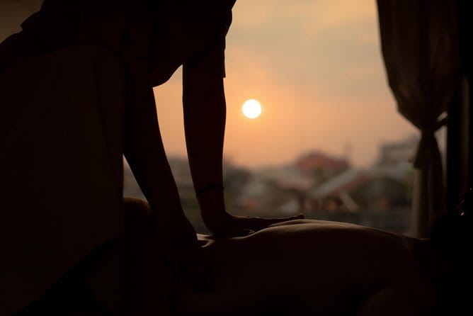 Relaxation Spa Package in Phnom Penh - The opening ritual: feet, towel, and tea