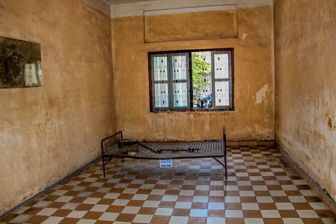 S-21 Prison and Killing Fields - Booking details that affect your decision
