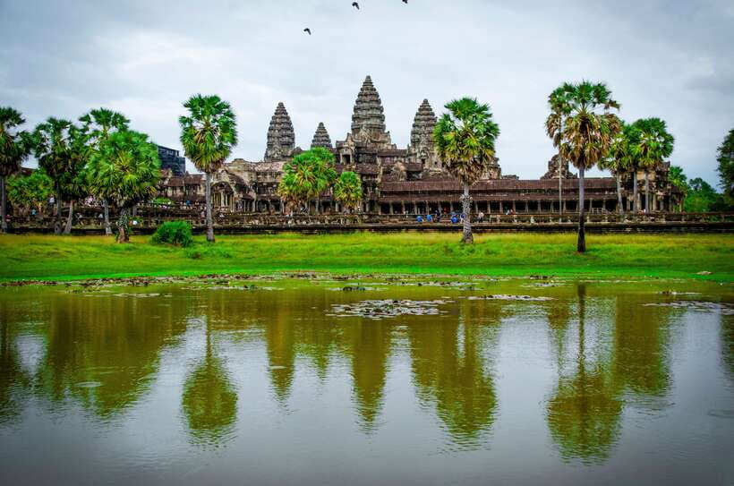 Seat-In-Coach: Small Circuit tour with Sunrise at Angkor Wat - Bayon and its 216 stone faces
