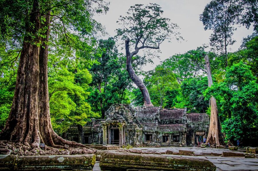 Seat-In-Coach: Small Circuit tour with Sunrise at Angkor Wat - Heat, clothing, and practical comfort
