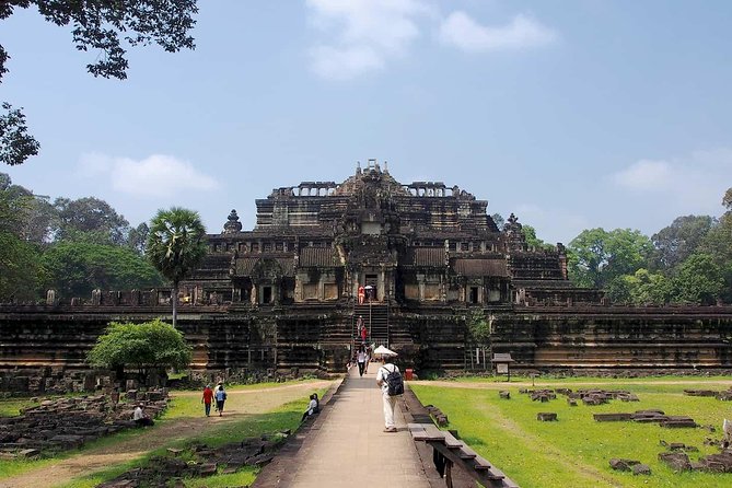 Shared Tour to Angkor Wat, Bayon and Ta Prohm Temples - Bayon Temple: the face-filled heart of Angkor Thom