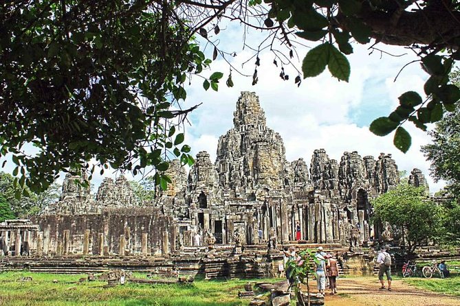 Shared Tour to Angkor Wat, Bayon and Ta Prohm Temples - A guide can turn a fast visit into a useful one