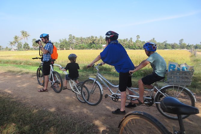 Short Cycling at Countryside - A Local Market and Khmer Flavors
