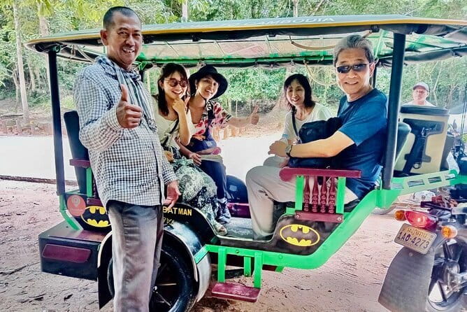 Siem Reap: 1 Day Angkor Wat + Sunrise Private Tour with Tuk-Tuk - Sunrise at Angkor Wat