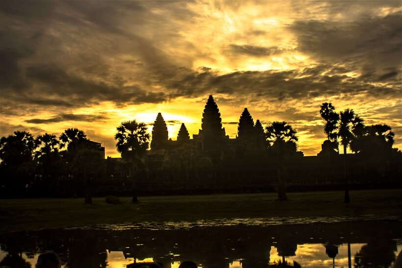 Siem Reap: 2-Day Temple Highlights Sunrise and Sunset Option - Banteay Srei rewards a slow look
