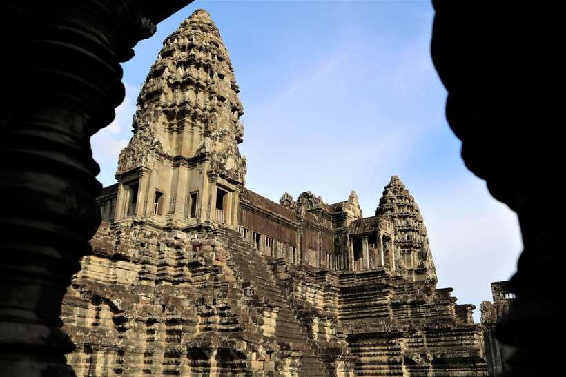 Siem Reap: 2-Day Temple Highlights Sunrise and Sunset Option - Neak Pean and Preah Khan change the mood