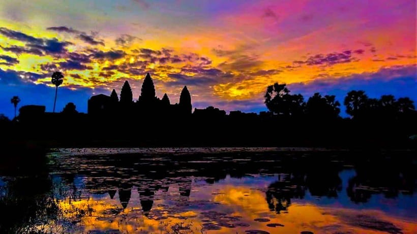 Siem Reap: 2-Days Angkor Wat with Sunrise Small-Group Tour - Day one: Pre Rup and the precise carvings of Banteay Srei