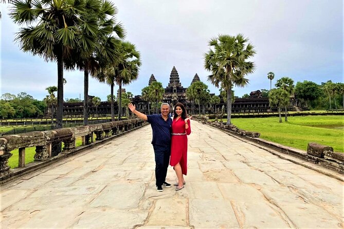 Siem Reap 2 Days Private Tour Angkor Wat and Floating Village - Phnom Bakheng and the late-day finish