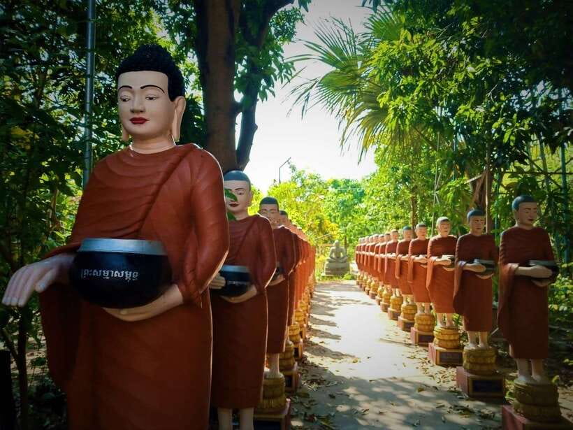 Siem Reap: 3-Hour Behind-the-Scenes Tuk-Tuk Tour - Khmer Ceramics and the work of local artisans