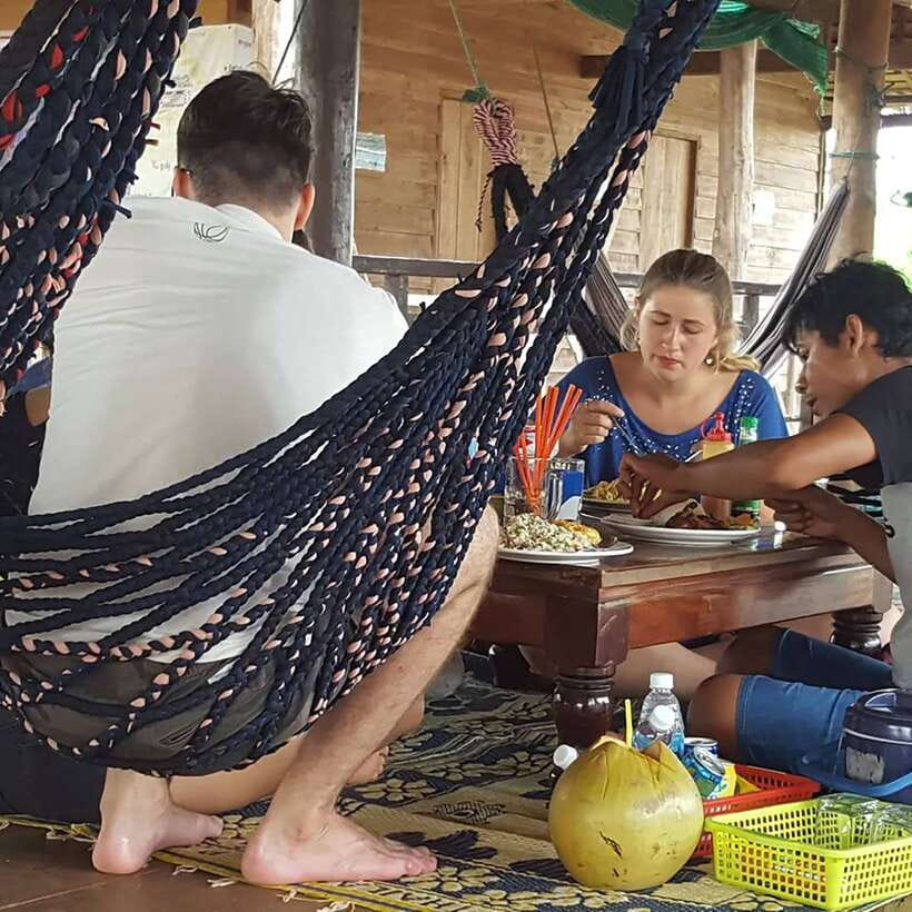 Siem Reap: 6-Hour Easy Rider Motorbike Tour - Markets, pagodas, and monks in orange robes
