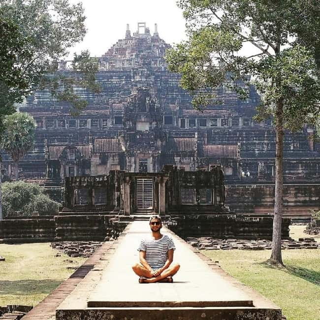Siem Reap: Angkor 1-Day Private Tour with Sunset or Sunrise - Phnom Bakheng sunset: worthwhile bonus or long wait?