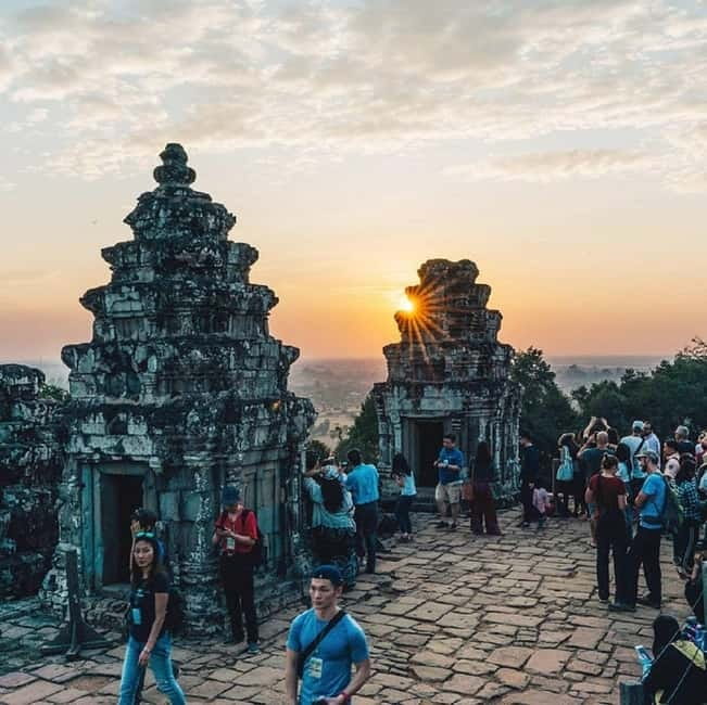 Siem Reap: Angkor 1-Day Private Tour with Sunset or Sunrise - South Gate and the stone faces of Angkor Thom