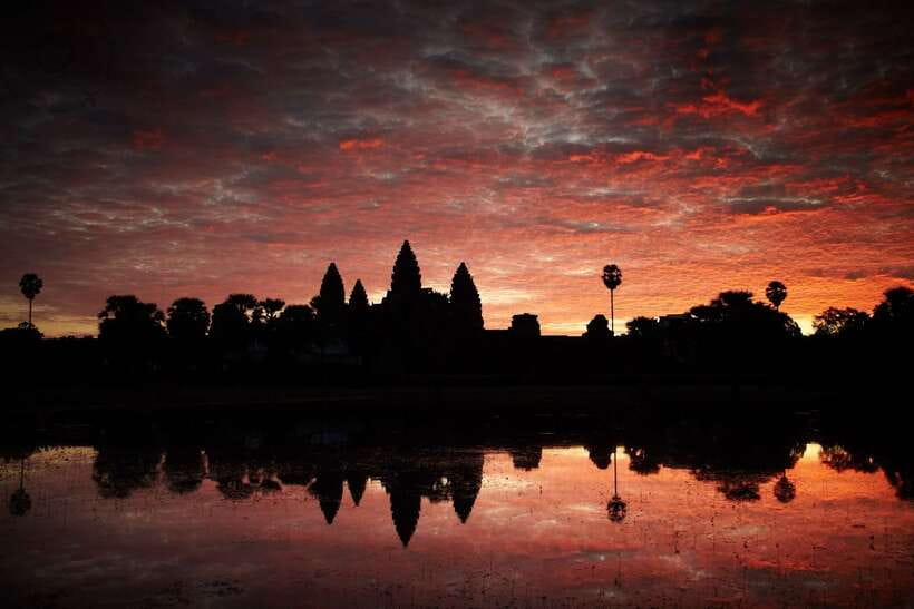 Siem Reap: Angkor Sunrise 1- or 2-Day Guided Temples Tour - Key points to know before booking
