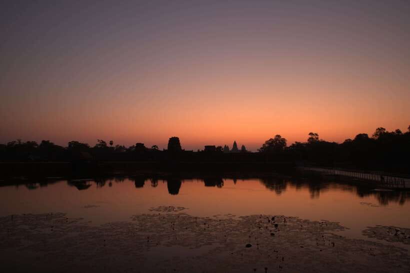 Siem Reap: Angkor Sunrise 1- or 2-Day Guided Temples Tour - Day 2: Angkor Wat before the crowds