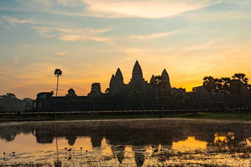 Siem Reap: Angkor Sunrise 2 Days Guided Bike Tour - Who will enjoy this two-day ride?