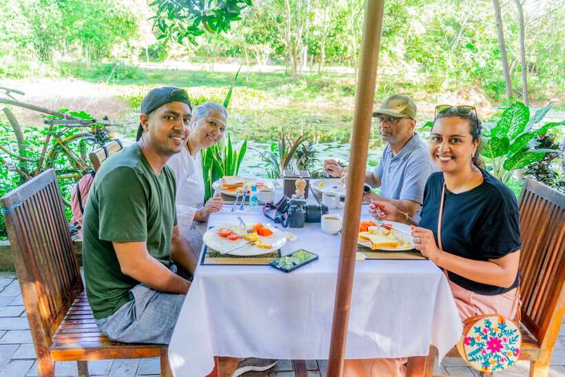 Siem Reap: Angkor Sunrise Jeep Tour / SUV Car Available - Why the jeep makes this Angkor day different