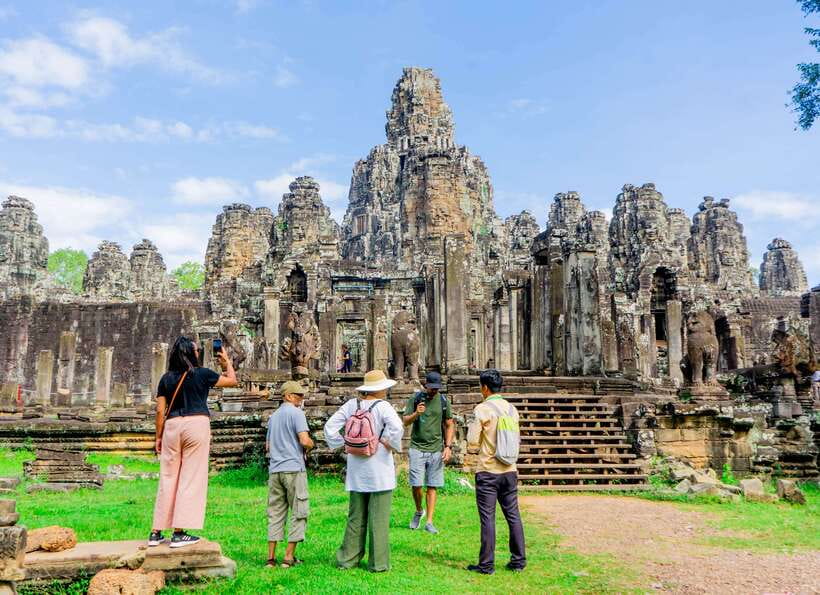 Siem Reap: Angkor Sunrise Jeep Tour / SUV Car Available - Practical clothing and comfort advice